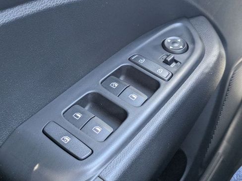 Certified 2026 Hyundai Venue SEL FWD image 24