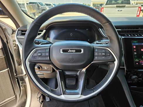 Used 2022 Jeep Grand Cherokee L Laredo w/ Luxury Tech Group I AWD/4WD image 14