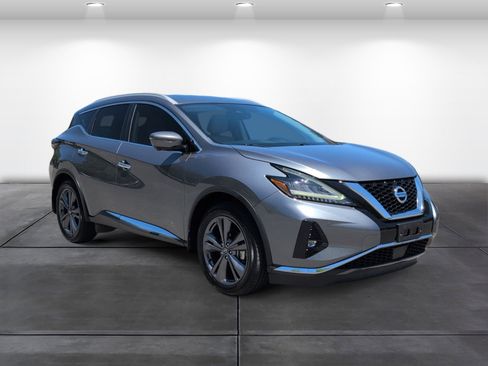 Used 2020 Nissan Murano Platinum w/ Cargo Package FWD image 2