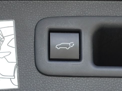 Used 2022 Toyota Highlander Limited image 41