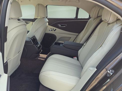New 2026 Bentley Flying Spur Base image 30
