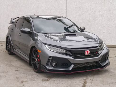 Used 2018 Honda Civic Type R image 3