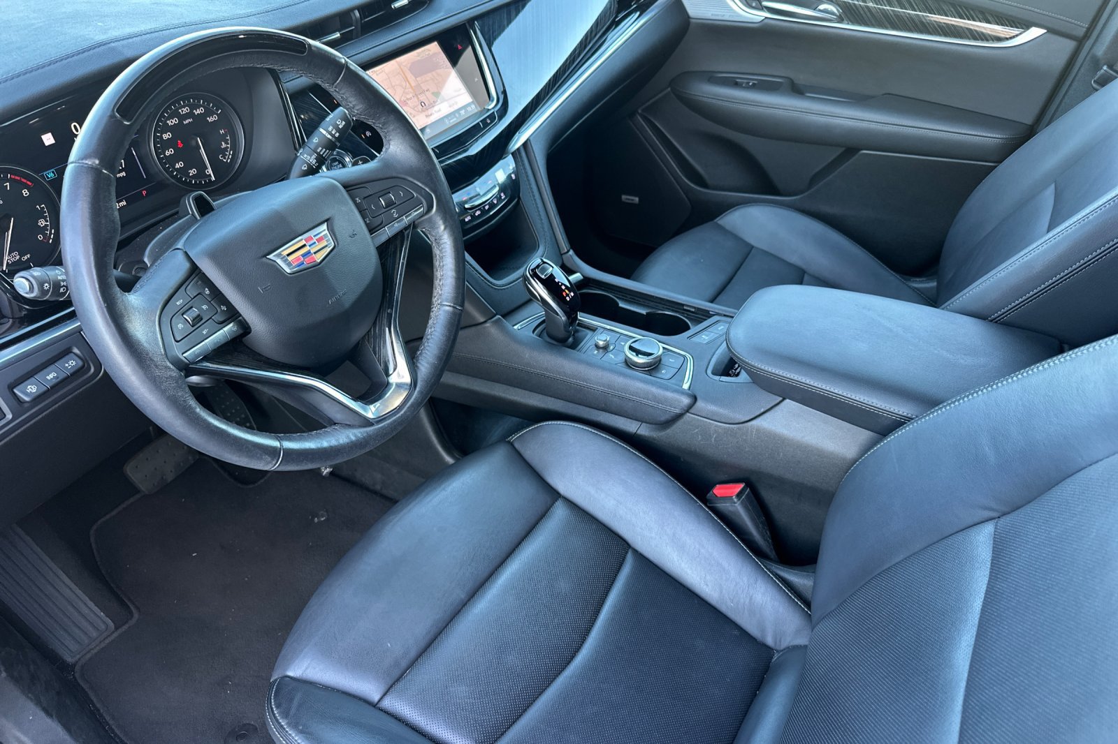 Certified 2024 Cadillac XT6 Premium Luxury w/ Technology Package FWD image 10