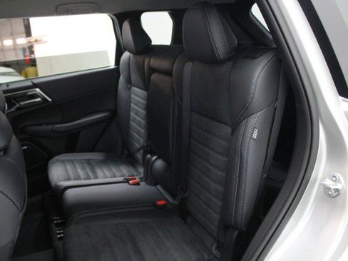 New 2026 Mitsubishi Outlander SE image 25