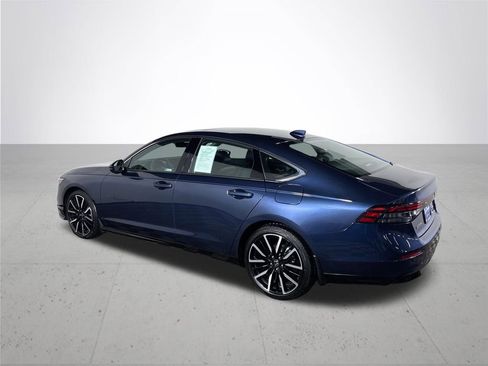 Used 2024 Honda Accord Touring image 9
