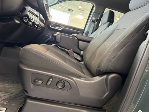 Used 2025 Chevrolet Silverado 1500 LT image 8