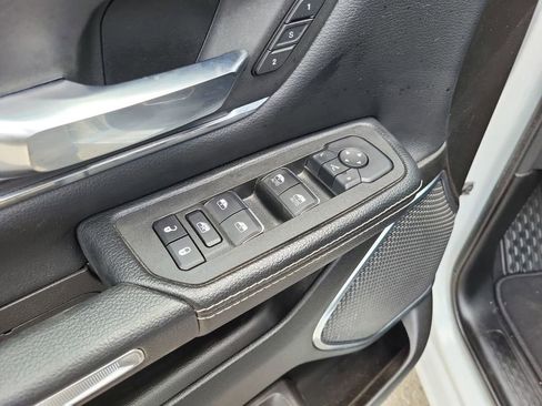 Used 2025 RAM 1500 Laramie image 15
