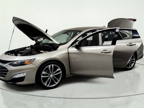 Used 2022 Chevrolet Malibu LT FWD image 9