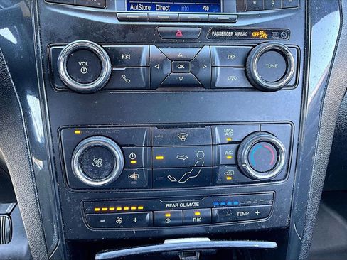 Used 2019 Ford Explorer XLT w/ Class III Trailer Tow Package image 24