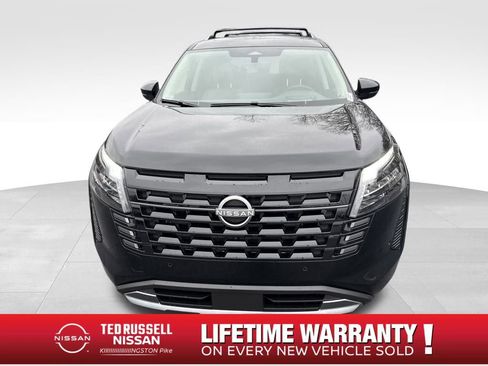 New 2026 Nissan Pathfinder Platinum image 8