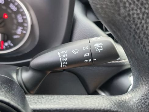Used 2022 Toyota RAV4 LE FWD image 34