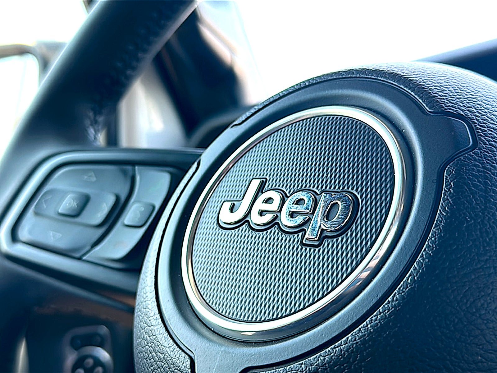 Used 2023 Jeep Gladiator Sport AWD/4WD image 30