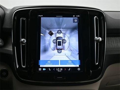 Used 2024 Volvo XC40 B5 Plus image 20
