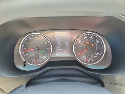 Used 2019 Toyota RAV4 LE FWD image 27