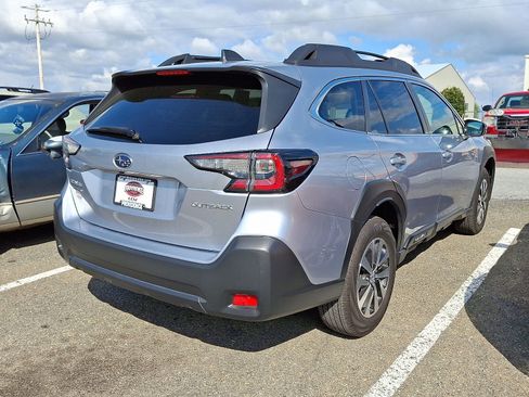 Used 2024 Subaru Outback Premium image 4