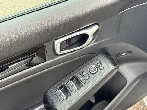 Used 2023 Honda Civic Touring image 5