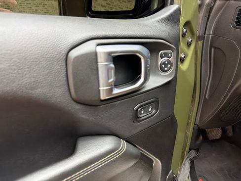 Used 2021 Jeep Wrangler Unlimited Sahara w/ Cold Weather Group AWD/4WD image 23