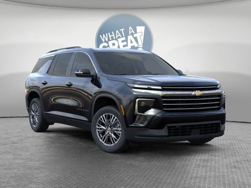 New 2026 Chevrolet Traverse LT w/ Driver Confidence Package AWD/4WD image 1