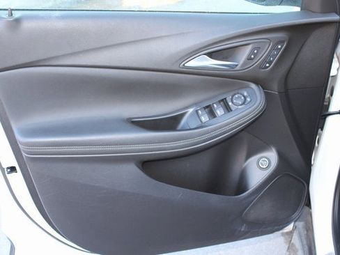 Certified 2022 Buick Encore GX Essence image 19