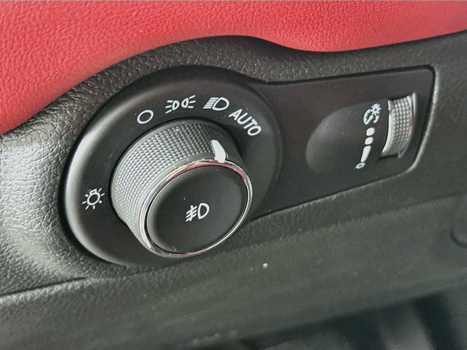 Used 2022 Dodge Durango R/T RWD image 16