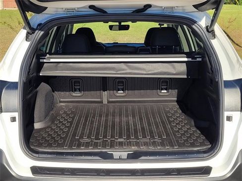 Used 2020 Subaru Outback Limited w/ Popular Package #2 image 9