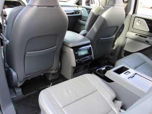 Used 2020 Lincoln Aviator Reserve w/ Equipment Group 202A image 11