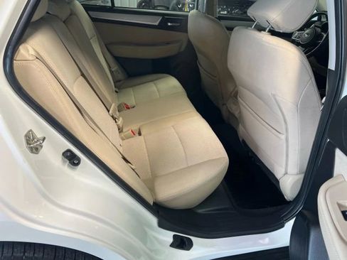 Used 2019 Subaru Outback 2.5i Premium image 12