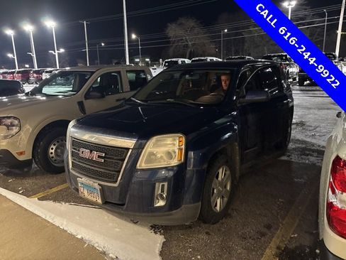 Used 2010 GMC Terrain SLE image 2