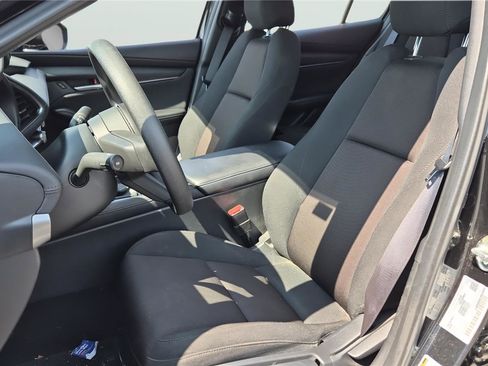 Used 2025 MAZDA MAZDA3 s FWD image 10