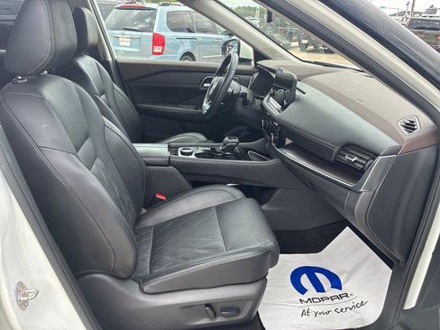 Used 2022 Nissan Rogue Platinum w/ Head-Up Display Package AWD/4WD image 19