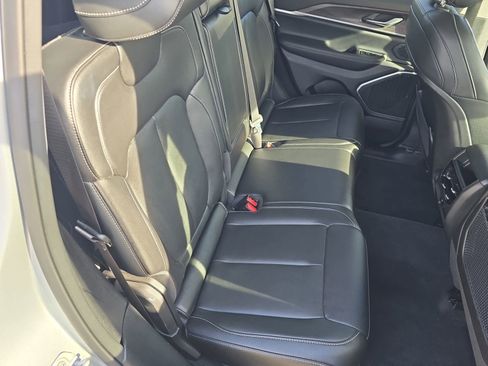 Used 2023 Jeep Grand Cherokee Limited w/ Black Appearance Package image 11