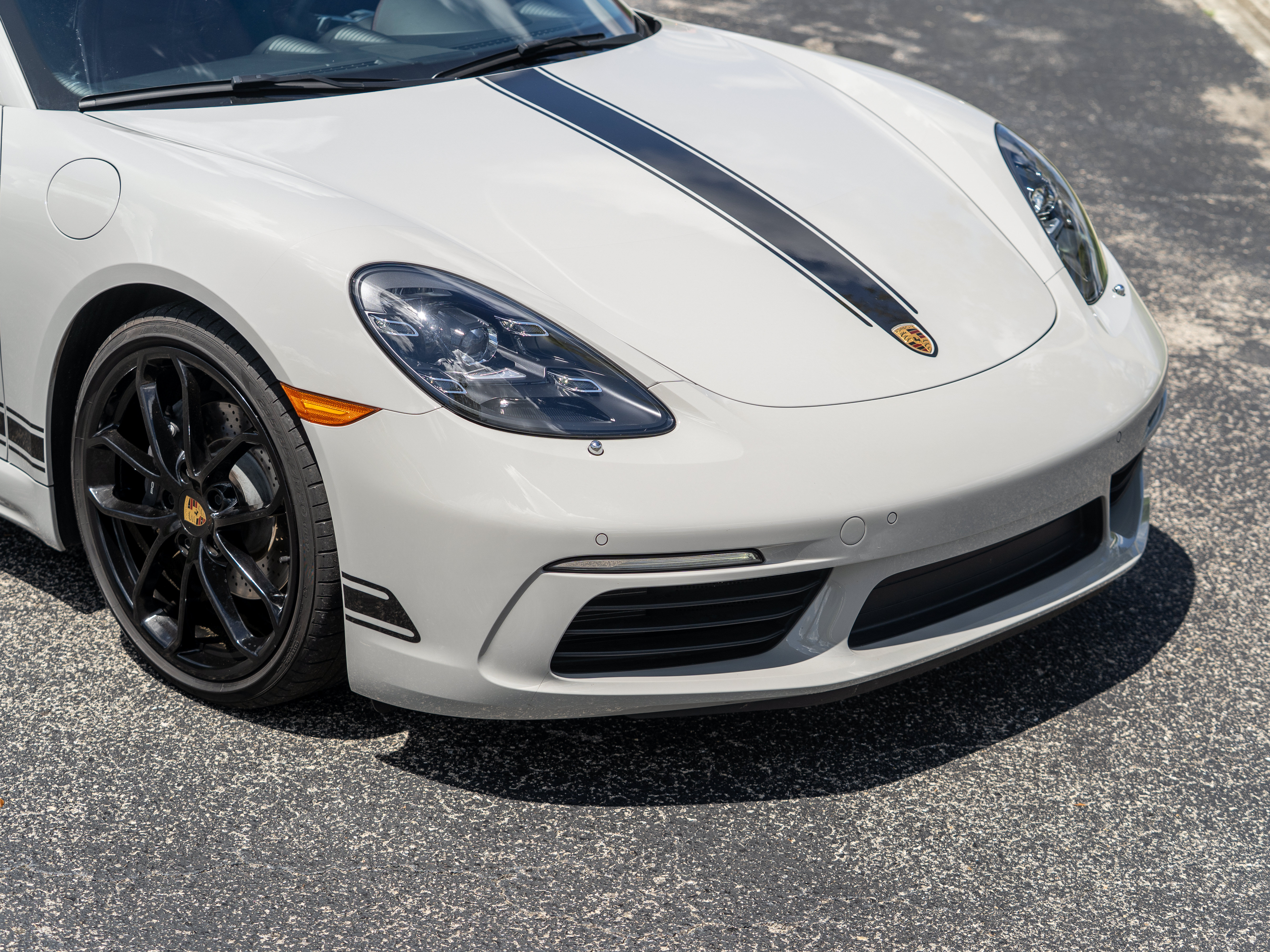 Used 2025 Porsche 718 Cayman RWD image 40