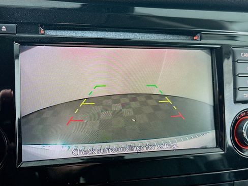 Used 2019 Nissan Rogue SV image 13