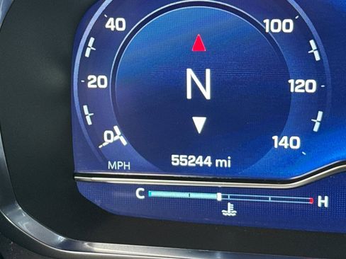 Used 2024 Chevrolet Suburban Premier image 3