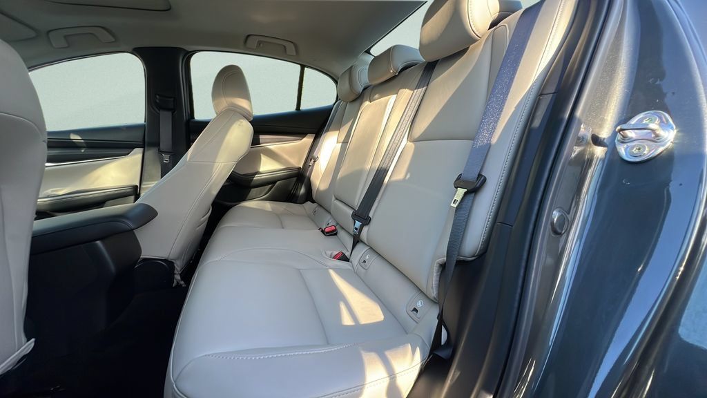 Used 2023 MAZDA MAZDA3 s FWD image 9