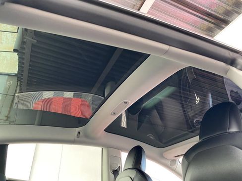 Used 2019 Tesla Model 3 Performance image 14