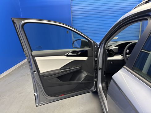 New 2026 Volkswagen Taos S image 9