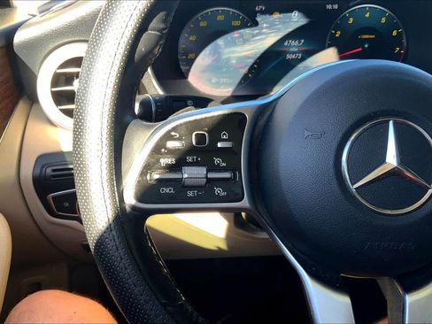 Used 2021 Mercedes-Benz GLC 300 4MATIC image 23