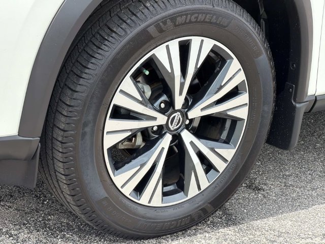 Used 2021 Nissan Rogue SV FWD image 14