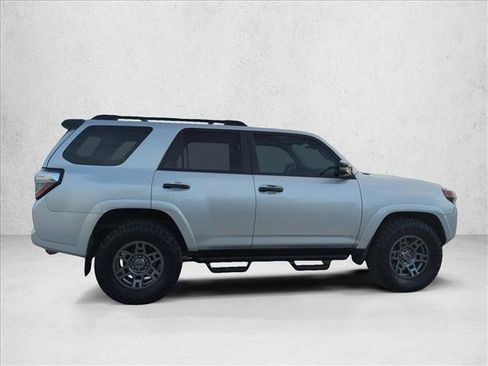 Used 2021 Toyota 4Runner Venture w/ Moonroof Package AWD/4WD image 4