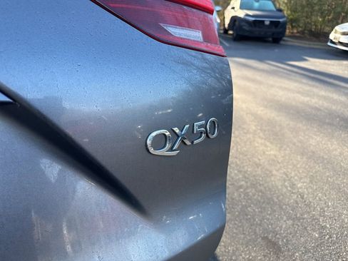Used 2021 INFINITI QX50 Luxe w/ Appearance Package image 10
