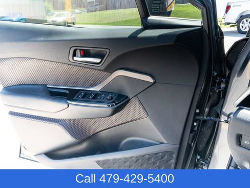 Used 2019 Toyota C-HR Limited FWD image 28