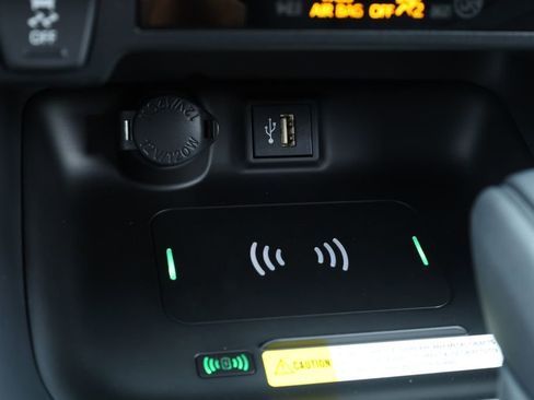 New 2025 Toyota RAV4 XLE image 33