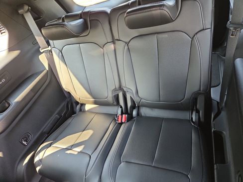 New 2025 Jeep Grand Cherokee L Limited w/ Luxury Tech Group II RWD image 9