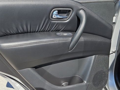 Used 2024 Nissan Armada SV image 15