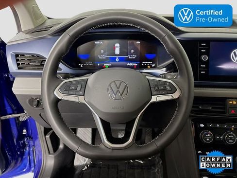 Used 2024 Volkswagen Taos SE image 11