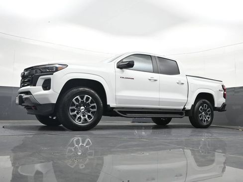 Used 2023 Chevrolet Colorado Z71 w/ Z71 Convenience Package 2 AWD/4WD image 30
