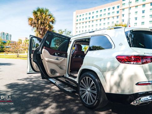 Used 2021 Mercedes-Benz Maybach GLS 600 4MATIC image 23