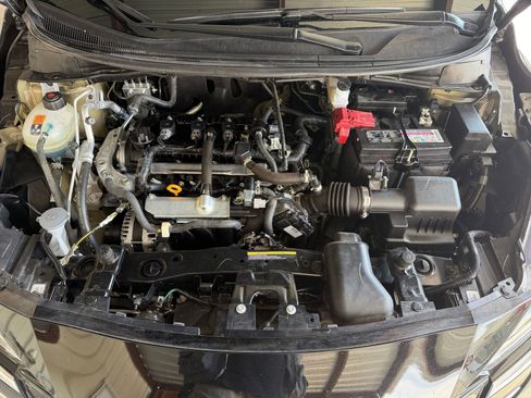 Used 2025 Nissan Versa SV FWD image 30