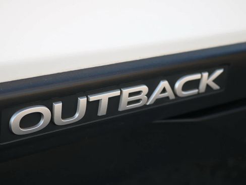 Used 2017 Subaru Outback 2.5i image 9